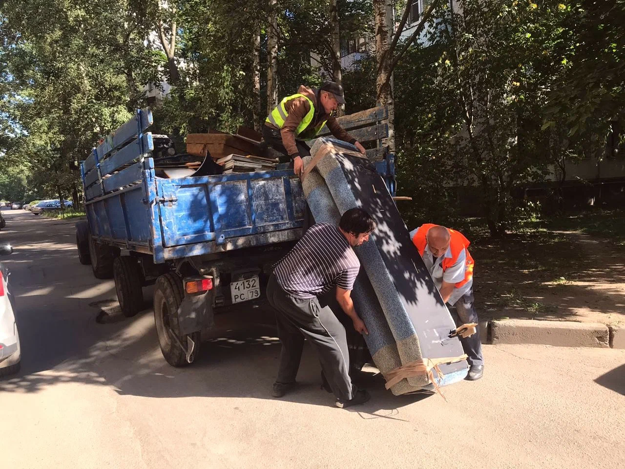 Профессиональный вывоз крупногабаритного мусора в Ярцеве в октябре