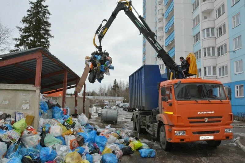 Вывоз бытового мусора в Ярцеве с погрузкой в октябре