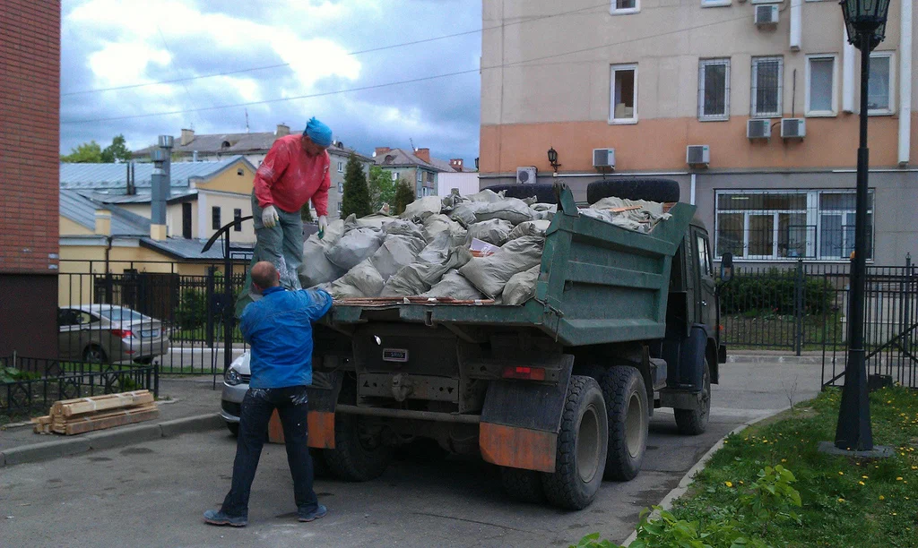 Вывоз строительного мусора в Ярцеве от 1628 руб. – ПроМусор