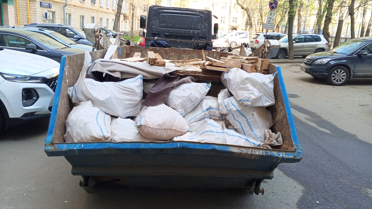 Вывоз мусора из магазина в Ярцеве в октябре