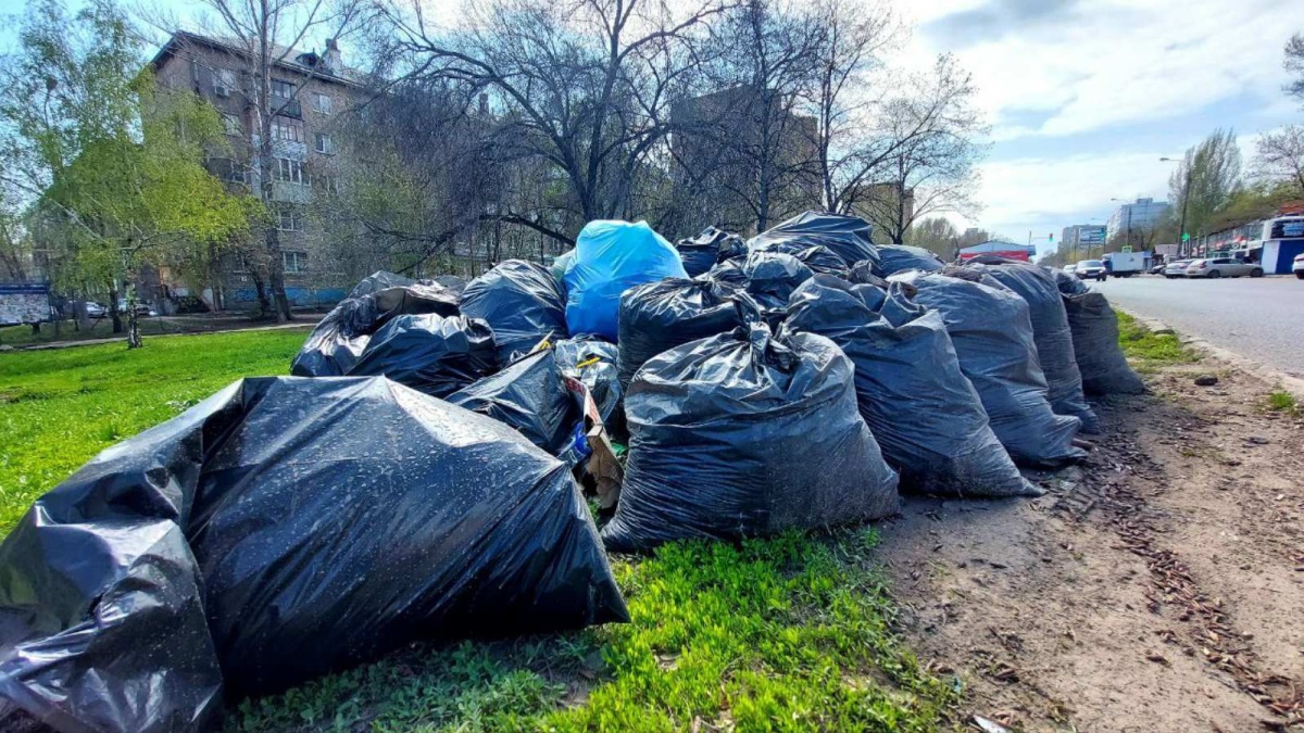 Вывоз и утилизация мусора после субботника в Ярцеве в октябре