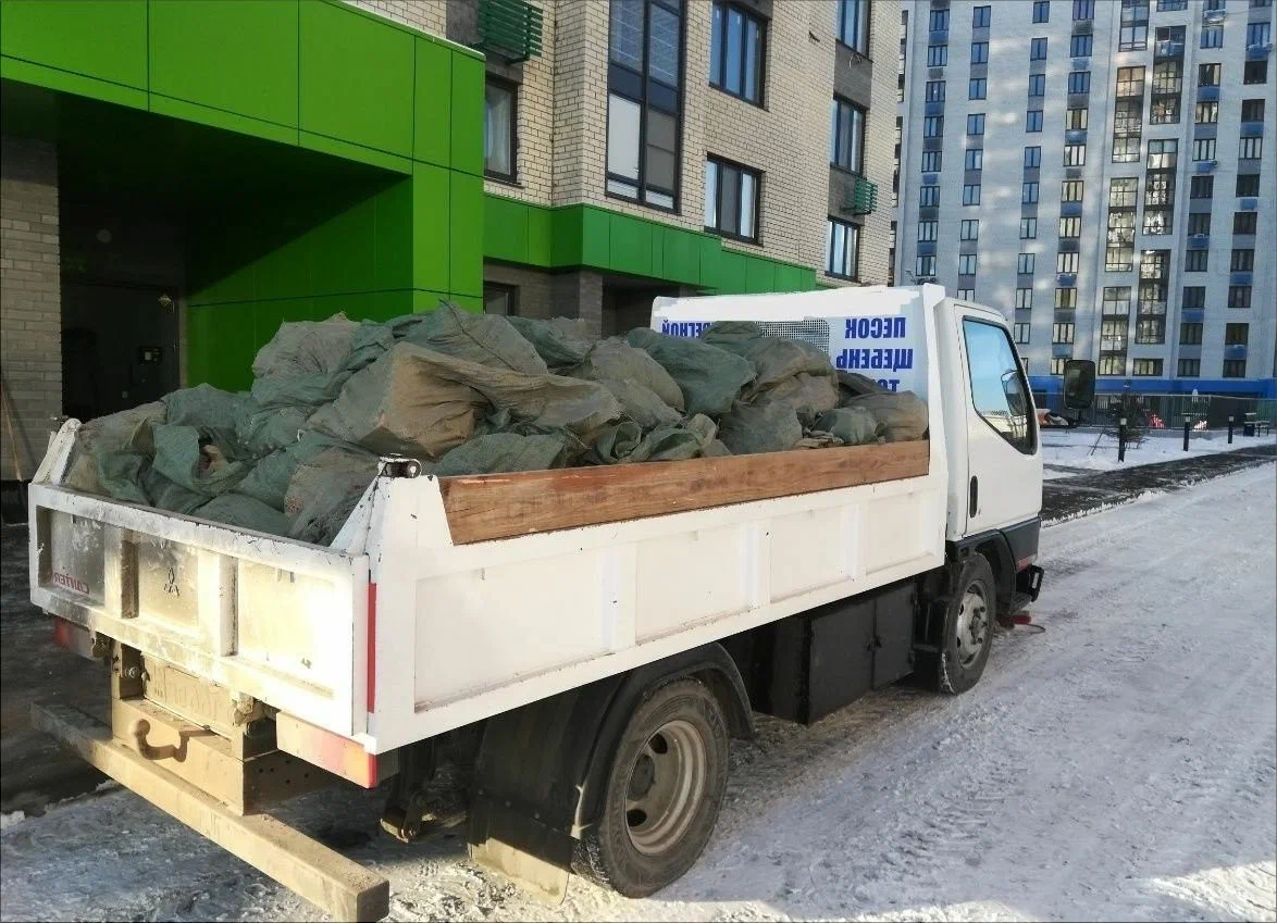 Вывоз мусора грузовым фургоном 3 тонны в Ярцеве — цена от 1373 руб., ПроМусор