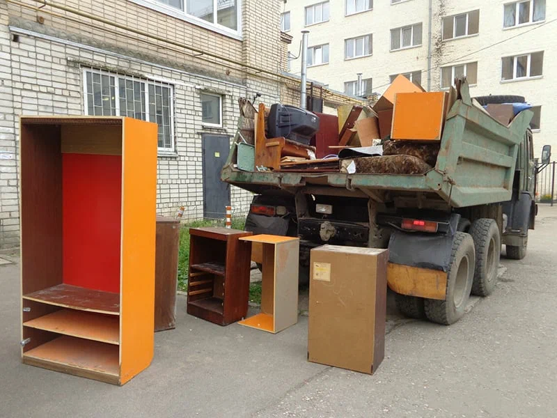 Вывоз шкафа в Ярцеве от ПроМусор — недорого, демонтаж, утилизация, вывоз из квартиры от 865 руб